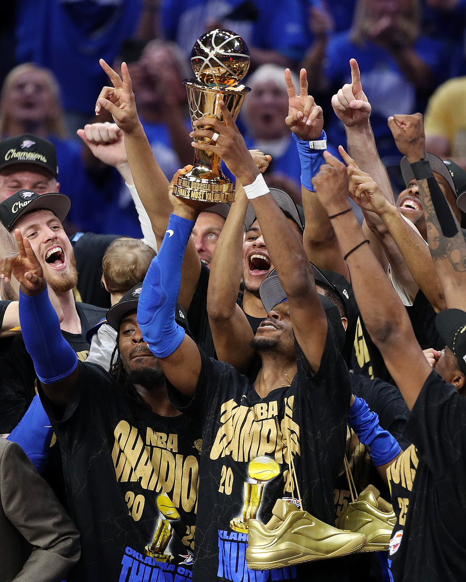 俄克拉荷马雷霆训练开放日；冲刺阶段扳平良机引欢呼；NBA总决赛在即；临场指挥获称赞的简单介绍-英雄联盟投注