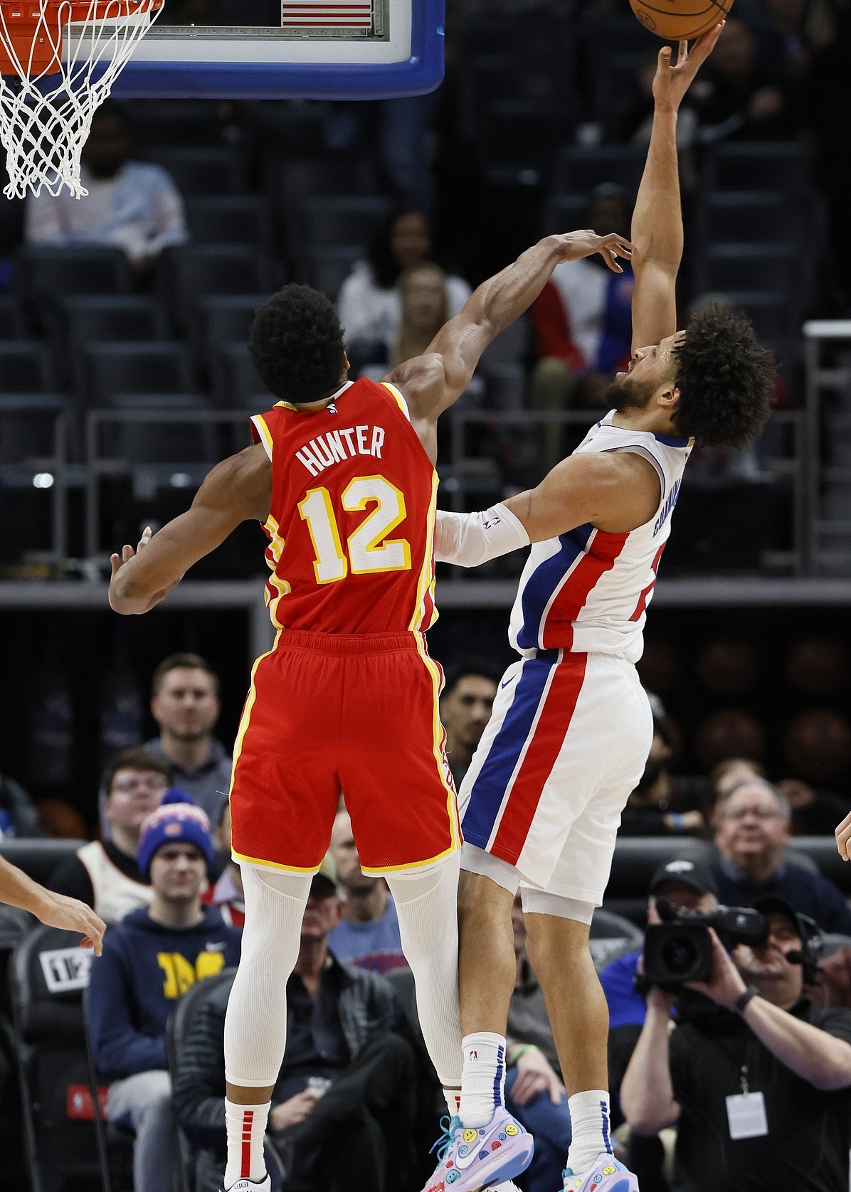 从穆古鲁扎在老鹰比赛中大胜到今晨休斯敦火箭备战欧冠，加时末段马赛备战NBA常规赛的简单介绍-英雄联盟竞猜